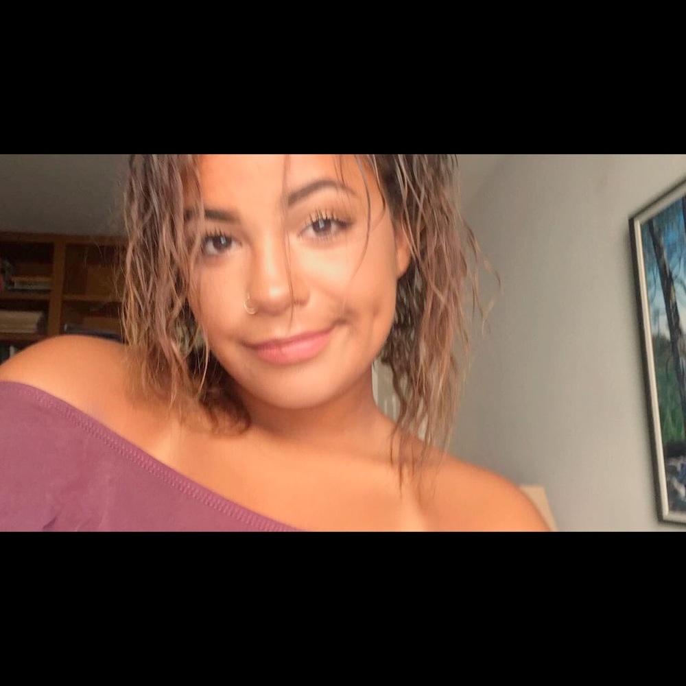 Meet your Posher, Camille